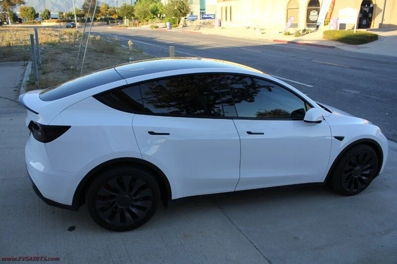 2022 Tesla Model Y Performance - Image 10 of 21