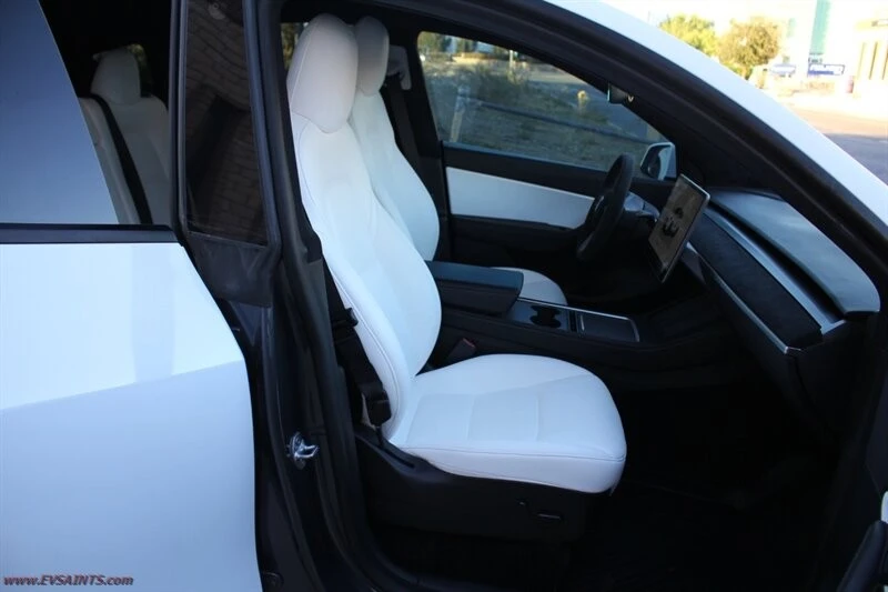 2022 Tesla Model Y Performance - Image 13 of 21