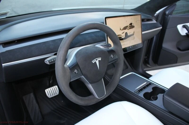 2022 Tesla Model Y Performance - Image 19 of 21