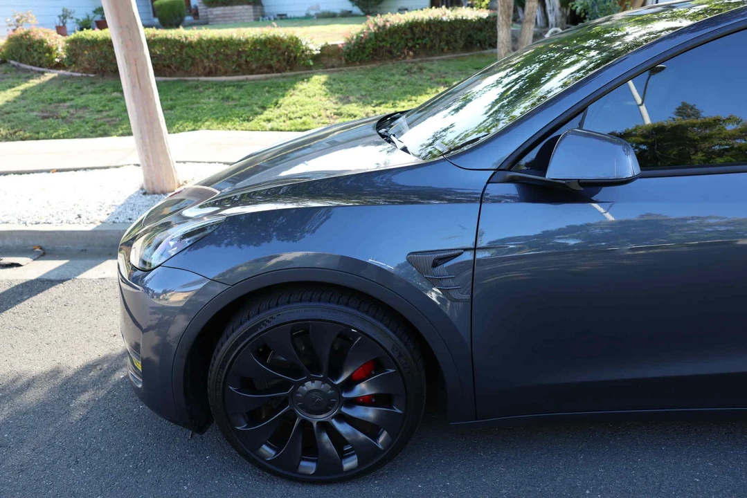 2022 Tesla Model Y Performance - Image 21 of 31