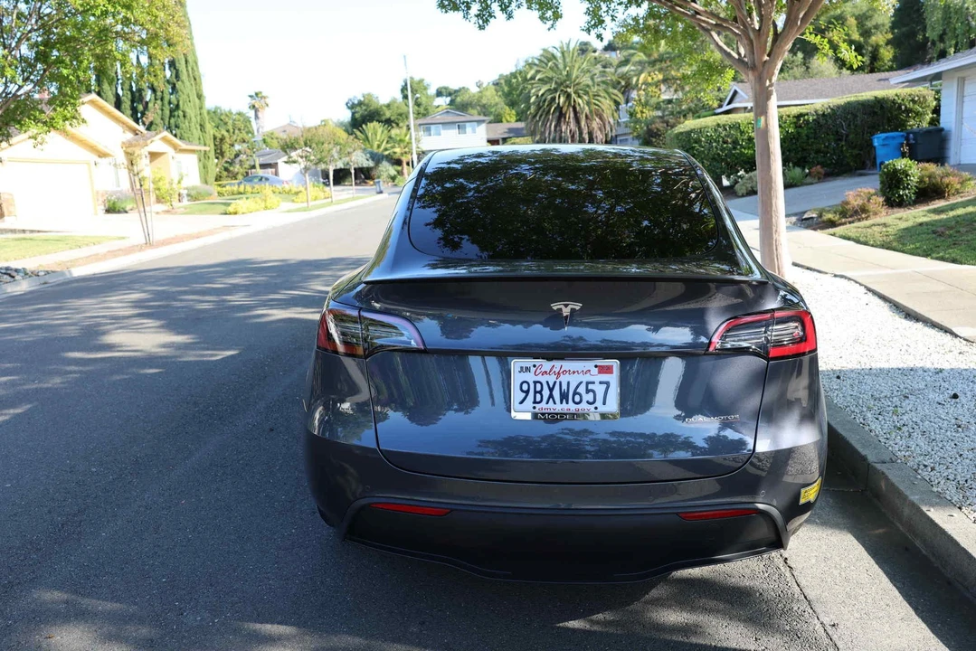 2022 Tesla Model Y Performance - Image 14 of 31