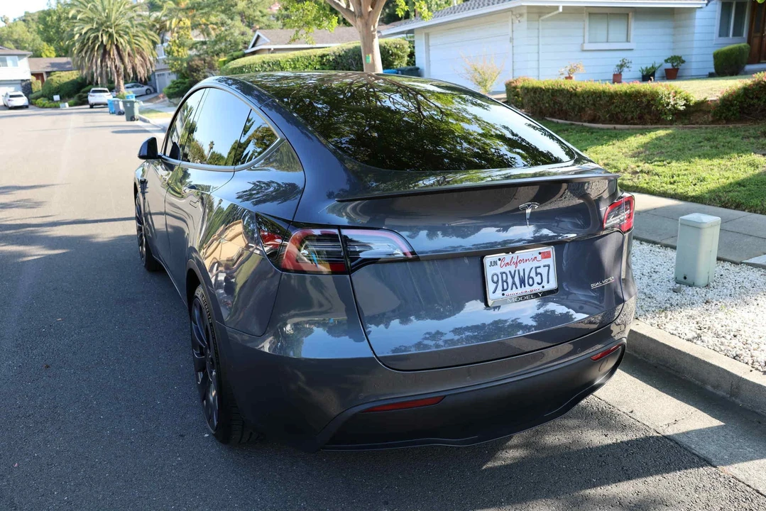 2022 Tesla Model Y Performance - Image 13 of 31