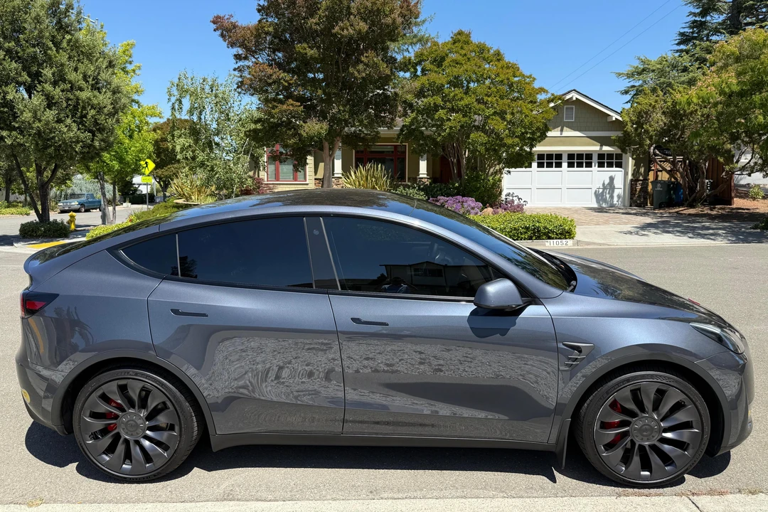 2022 Tesla Model Y Performance - Image 3 of 31