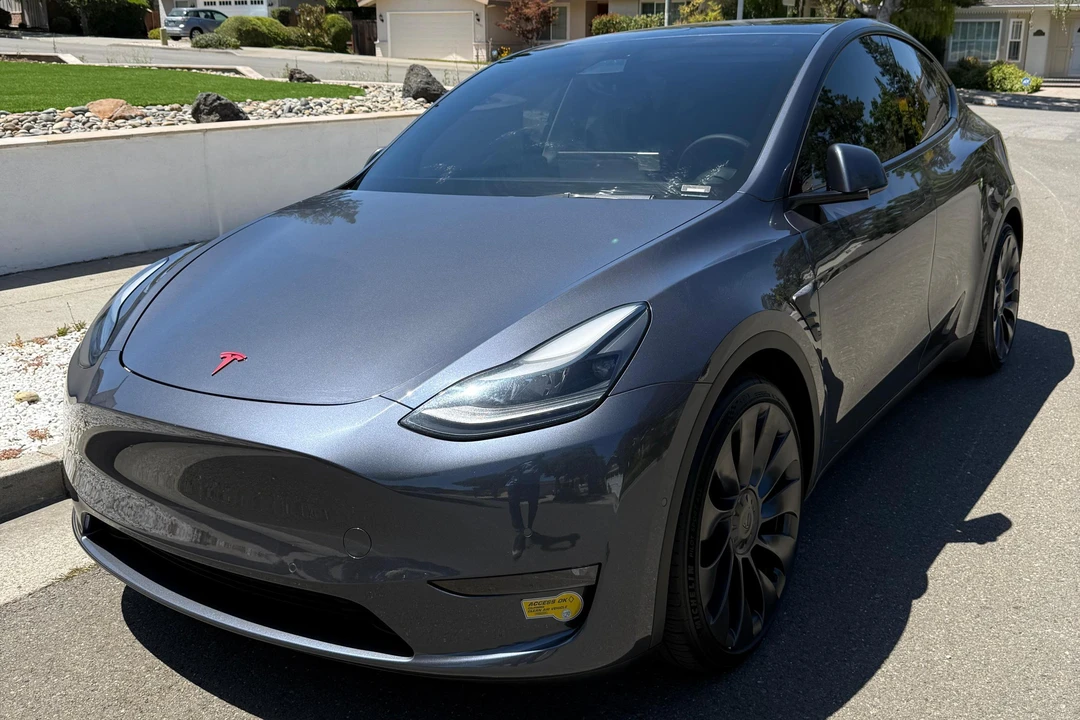 2022 Tesla Model Y Performance - Image 2 of 31