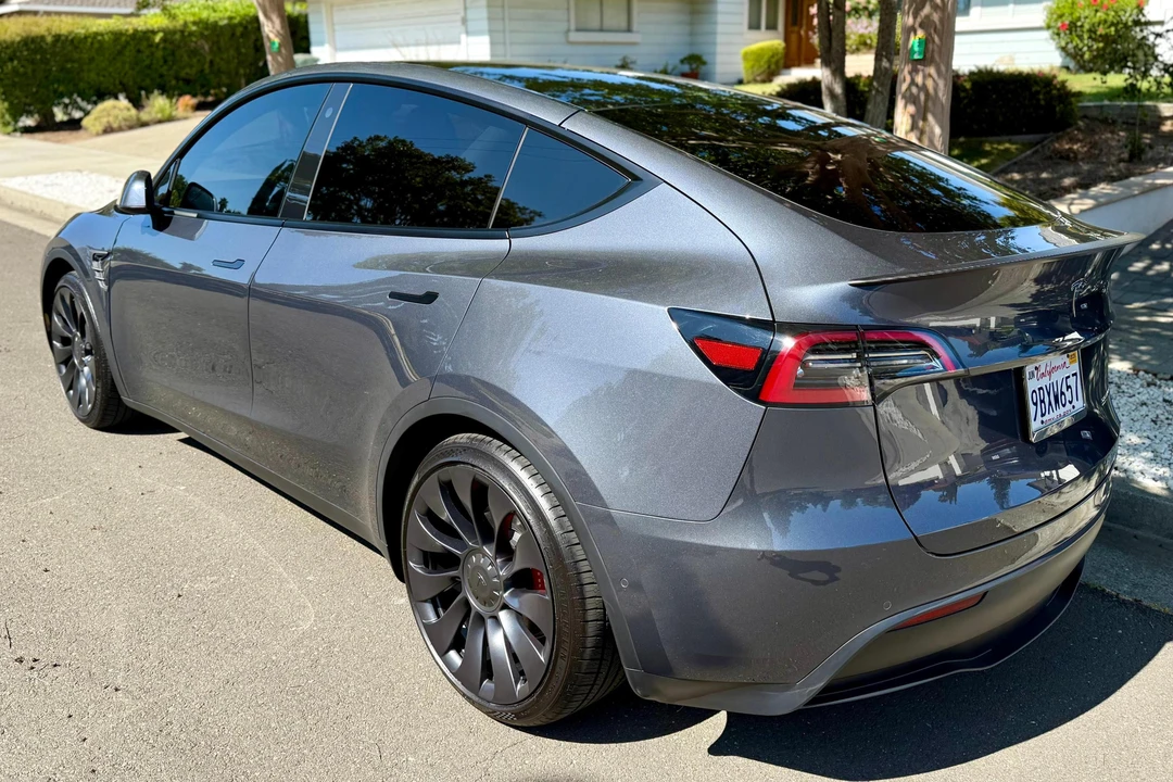 2022 Tesla Model Y Performance - Image 4 of 31