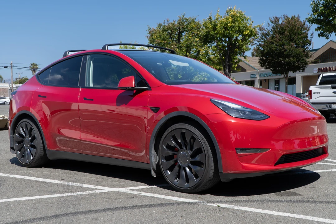 2022 Tesla Model Y Performance - Image 3 of 31