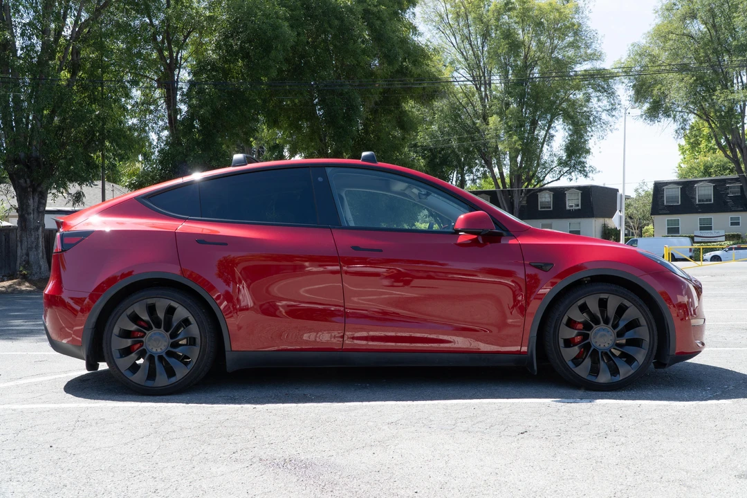 2022 Tesla Model Y Performance - Image 15 of 31