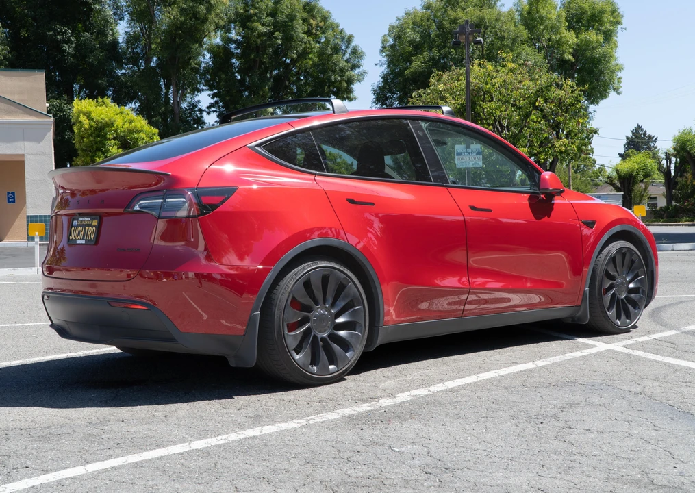 2022 Tesla Model Y Performance - Image 13 of 31
