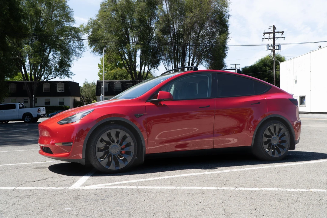 2022 Tesla Model Y Performance - Image 9 of 31