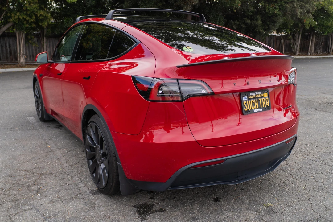 2022 Tesla Model Y Performance - Image 21 of 31