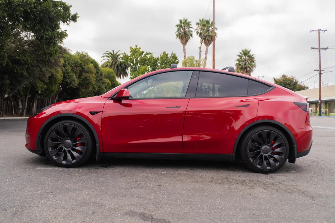 2022 Tesla Model Y Performance - Image 20 of 31
