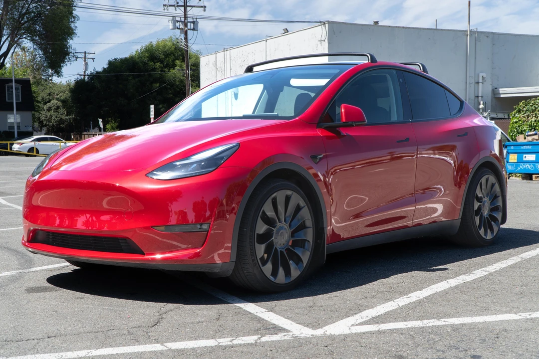 2022 Tesla Model Y Performance - Image 8 of 31