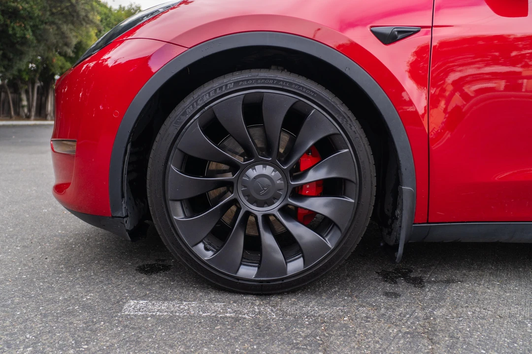 2022 Tesla Model Y Performance - Image 27 of 31