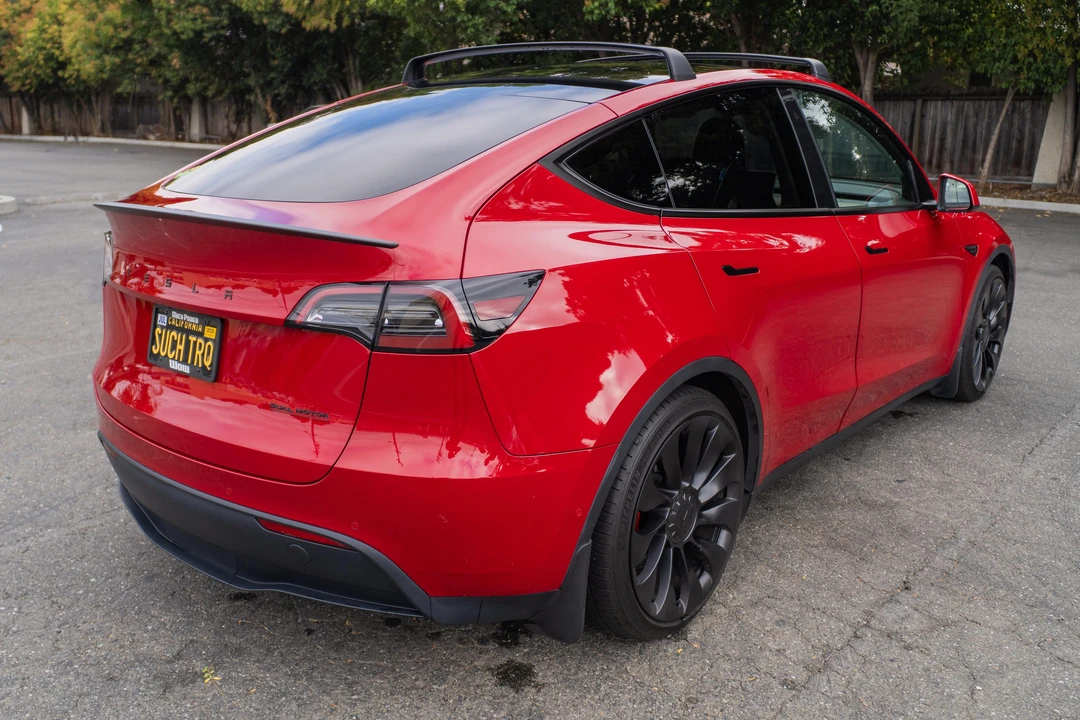 2022 Tesla Model Y Performance - Image 23 of 31