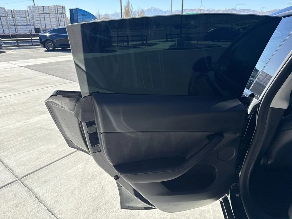 2022 Tesla Model Y Performance - Image 14 of 21