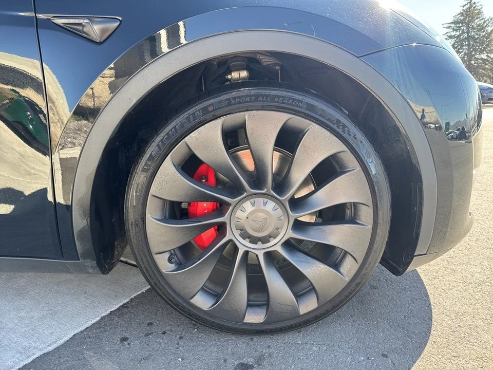 2022 Tesla Model Y Performance - Image 10 of 21