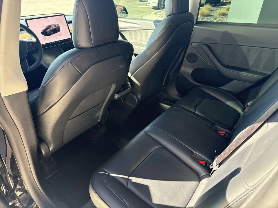 2022 Tesla Model Y Performance - Image 15 of 21
