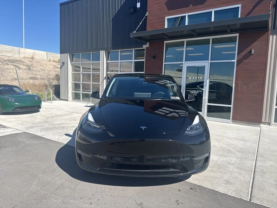 2022 Tesla Model Y Performance - Image 3 of 21