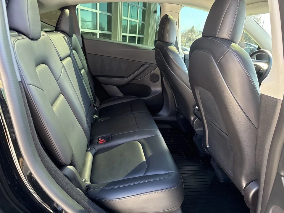 2022 Tesla Model Y Performance - Image 20 of 21