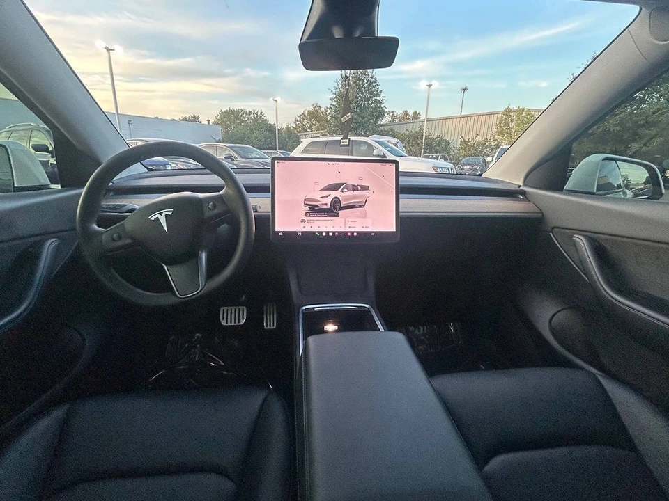 2022 Tesla Model Y Performance - Image 10 of 12