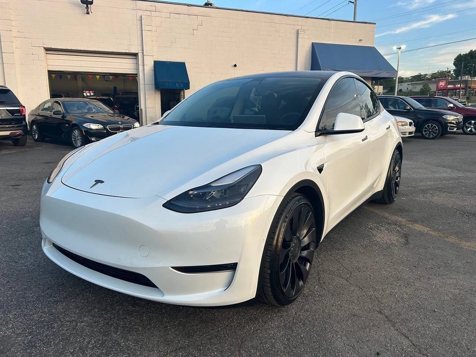 2022 Tesla Model Y Performance - Image 4 of 12