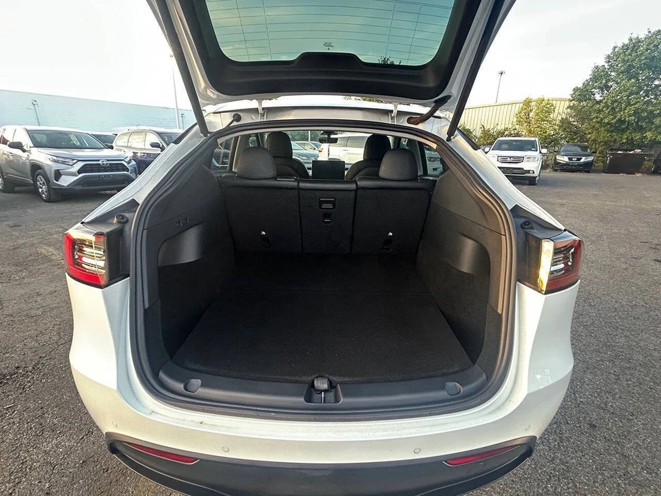 2022 Tesla Model Y Performance - Image 12 of 12