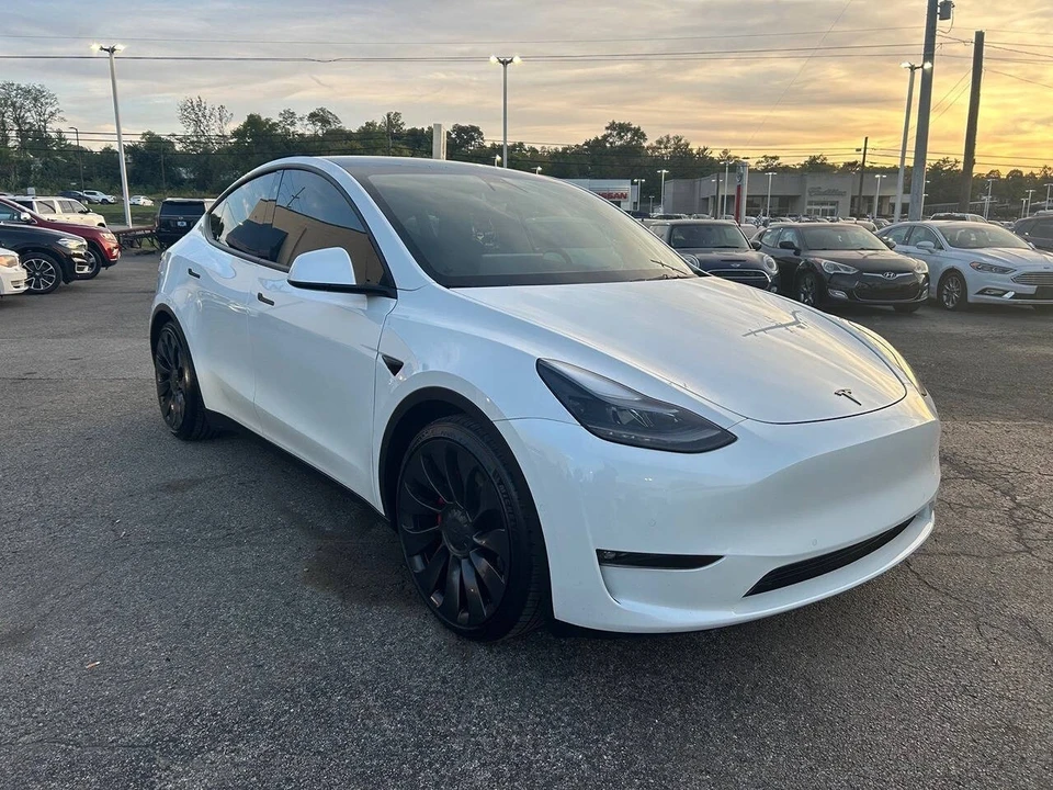 2022 Tesla Model Y Performance - Image 2 of 12