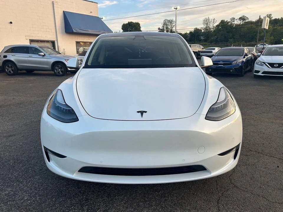 2022 Tesla Model Y Performance - Image 3 of 12