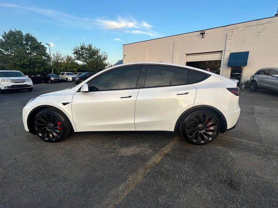 2022 Tesla Model Y Performance - Image 5 of 12