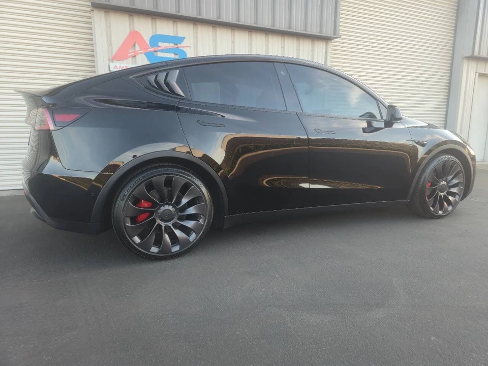 2022 Tesla Model Y Performance - Image 8 of 21