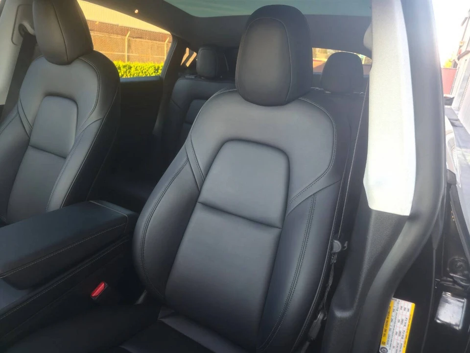 2022 Tesla Model Y Performance - Image 19 of 21