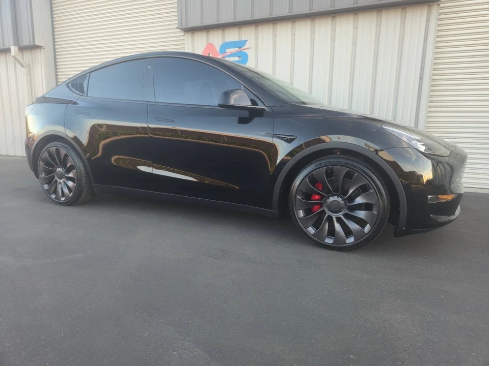 2022 Tesla Model Y Performance - Image 10 of 21