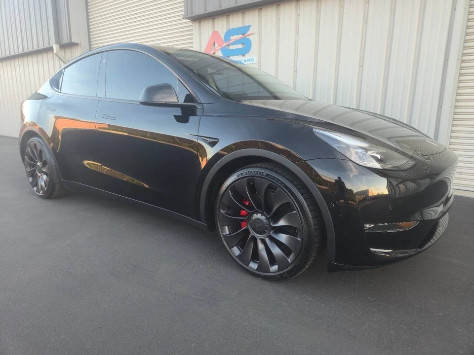 2022 Tesla Model Y Performance - Image 11 of 21
