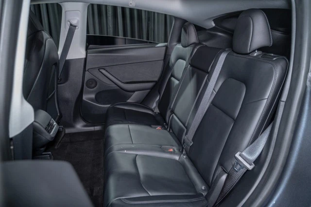 2022 Tesla Model Y Performance - Image 11 of 17