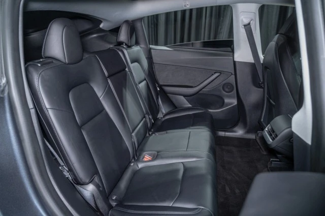 2022 Tesla Model Y Performance - Image 12 of 17