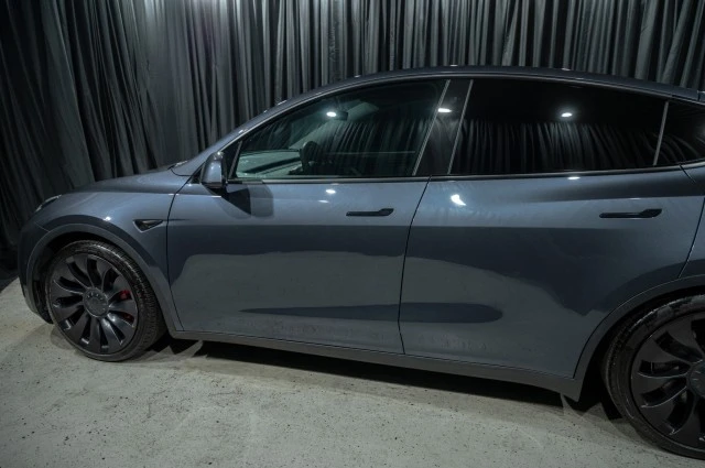 2022 Tesla Model Y Performance - Image 5 of 17