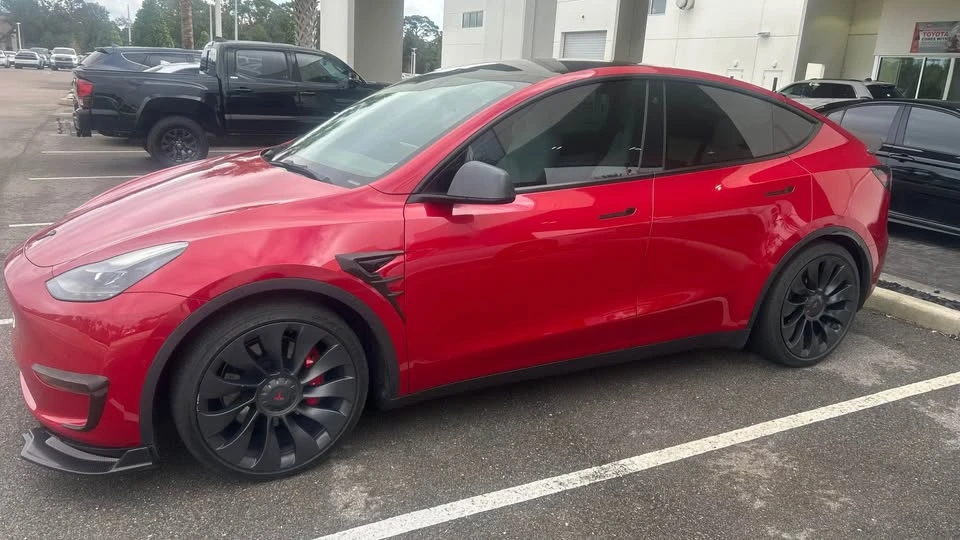 2022 Tesla Model Y Performance - Image 4 of 19