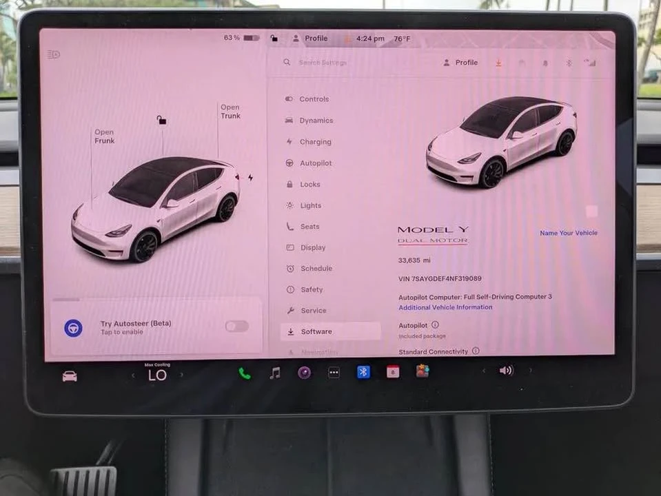 2022 Tesla Model Y Performance - Image 14 of 17