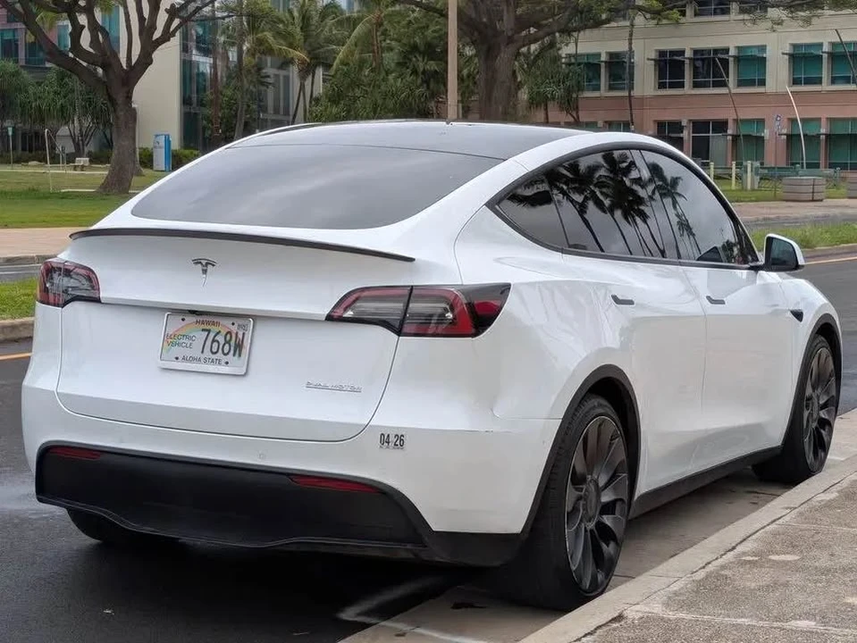 2022 Tesla Model Y Performance - Image 5 of 17