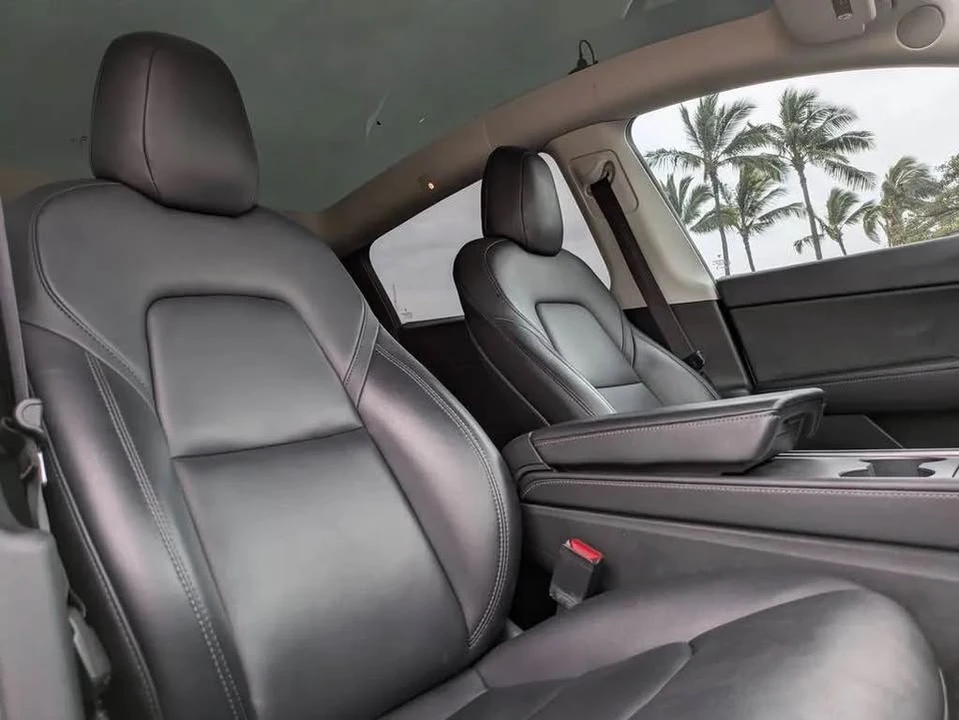 2022 Tesla Model Y Performance - Image 9 of 17