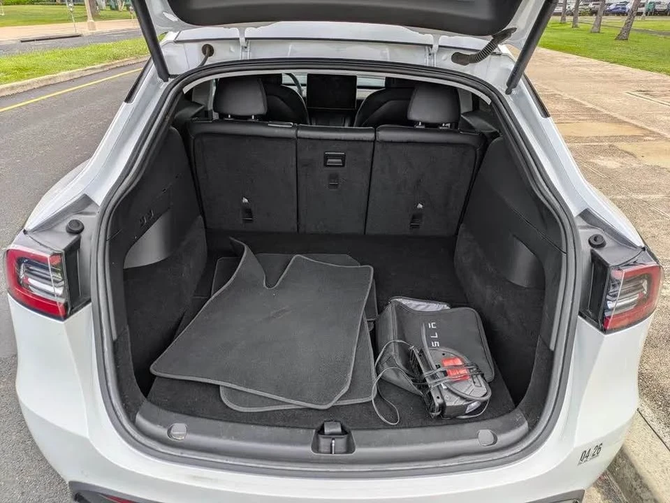 2022 Tesla Model Y Performance - Image 16 of 17