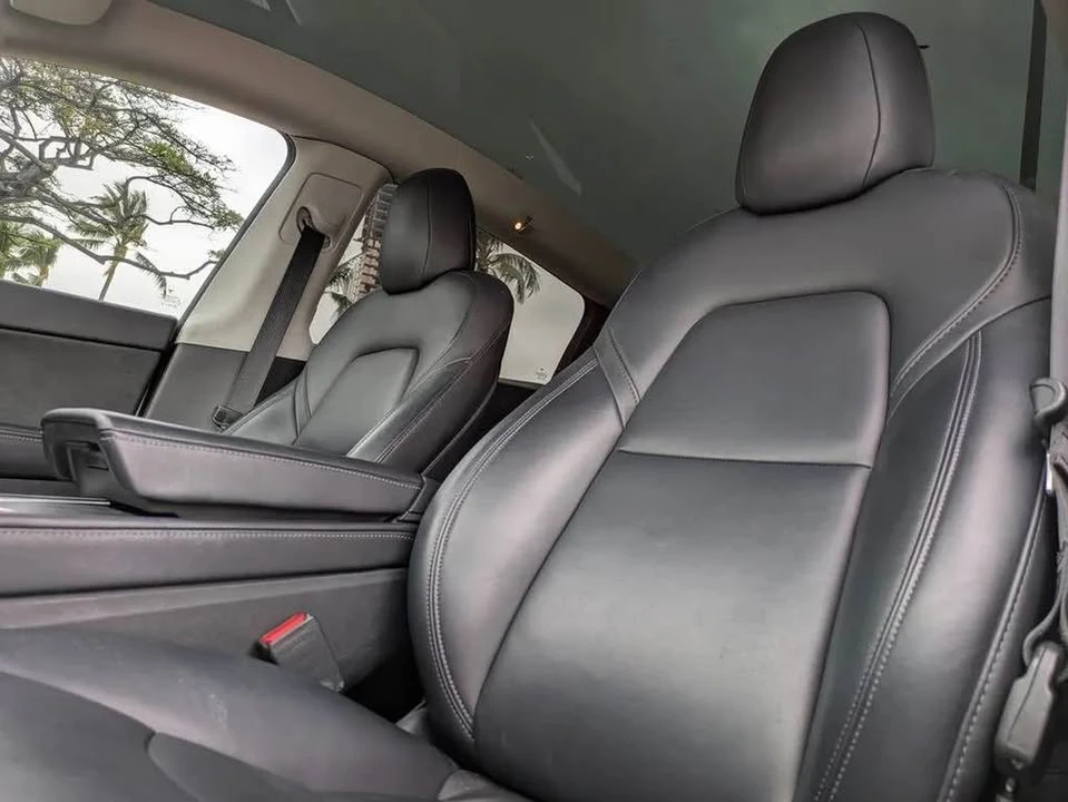 2022 Tesla Model Y Performance - Image 8 of 17