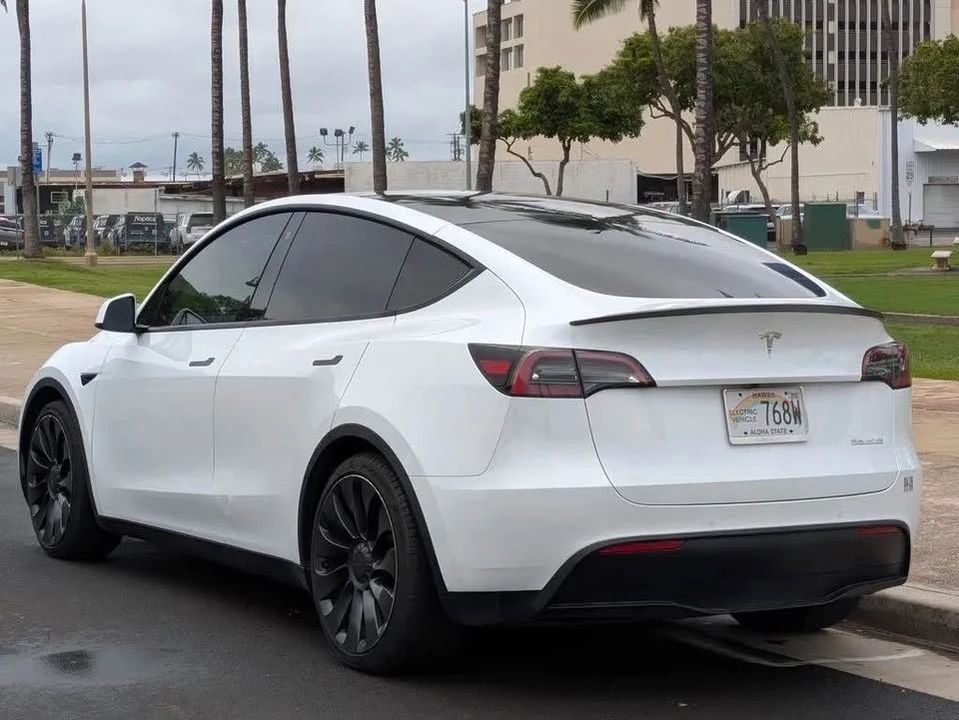 2022 Tesla Model Y Performance - Image 3 of 17