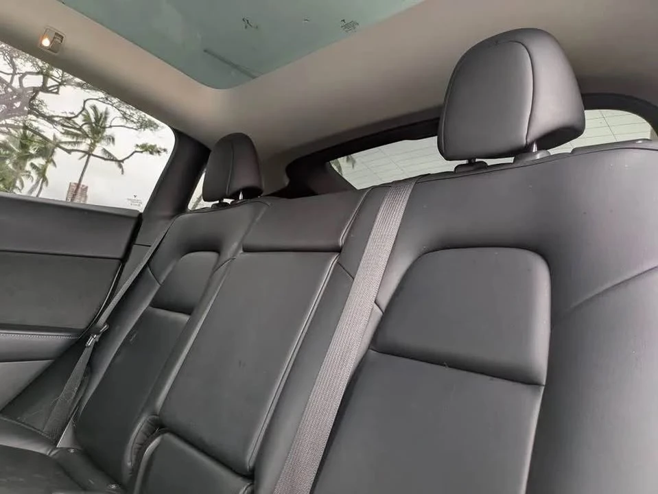 2022 Tesla Model Y Performance - Image 11 of 17
