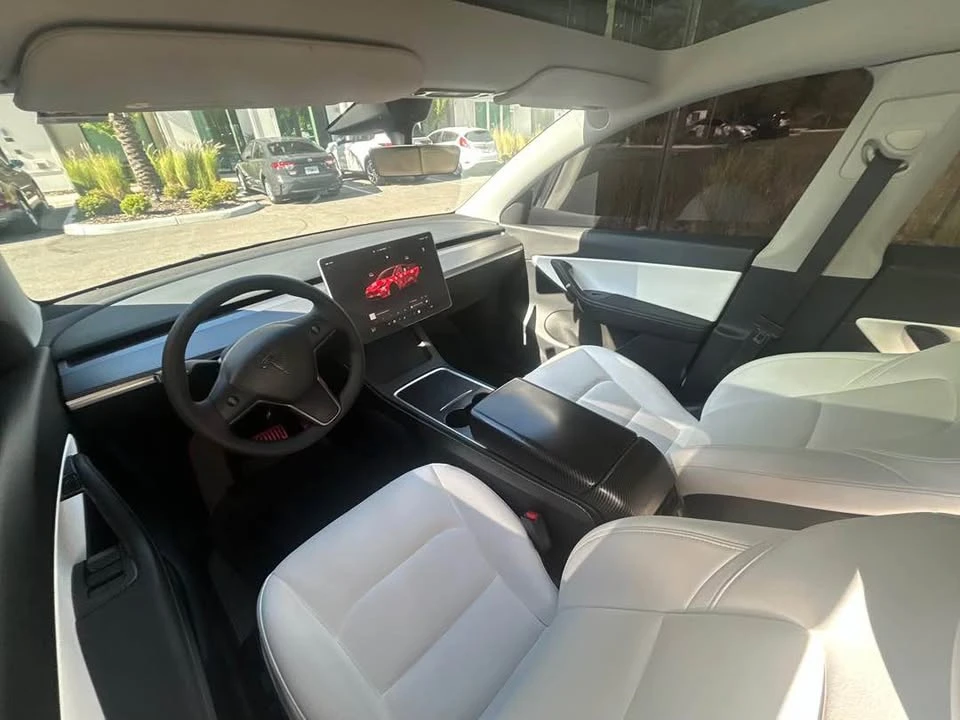2022 Tesla Model Y Performance - Image 10 of 19