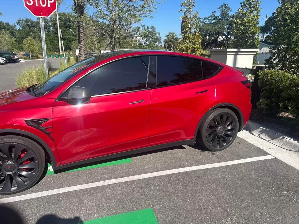 2022 Tesla Model Y Performance - Image 18 of 19