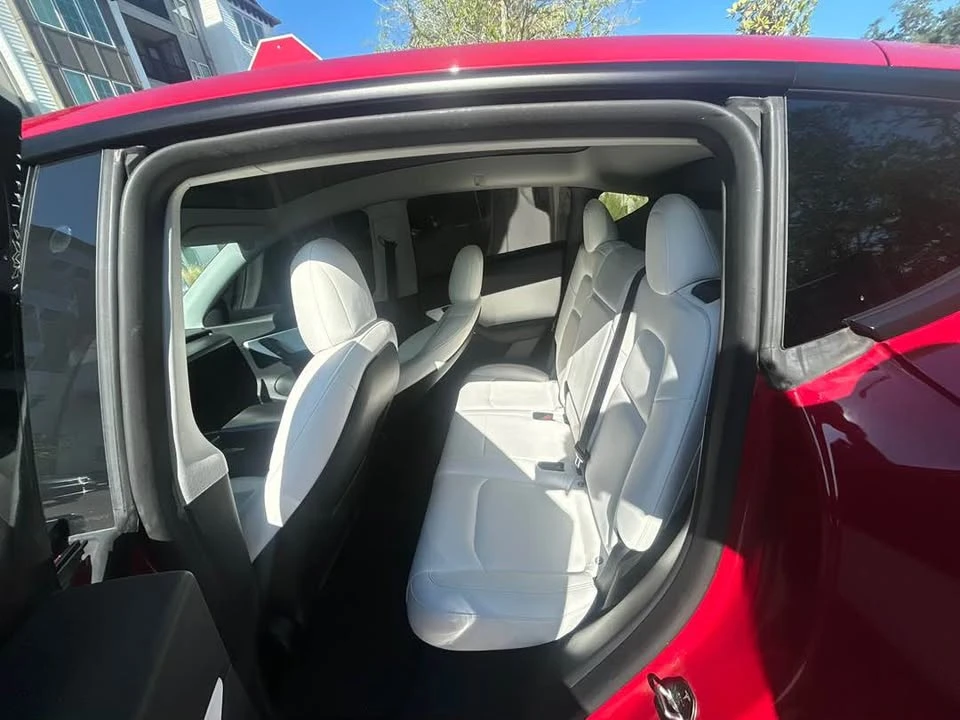 2022 Tesla Model Y Performance - Image 8 of 19