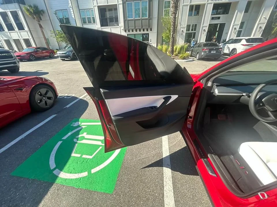 2022 Tesla Model Y Performance - Image 17 of 19