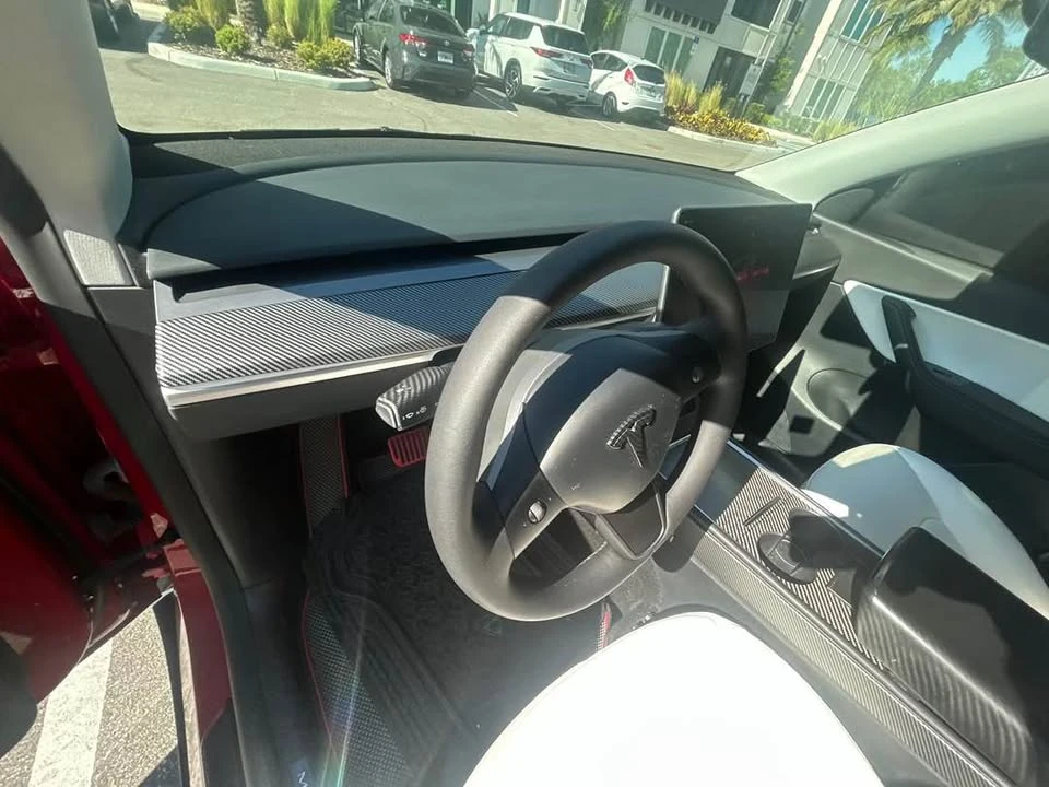 2022 Tesla Model Y Performance - Image 14 of 19