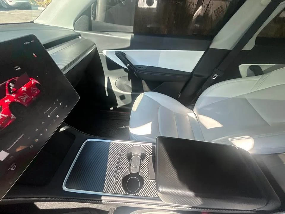 2022 Tesla Model Y Performance - Image 16 of 19